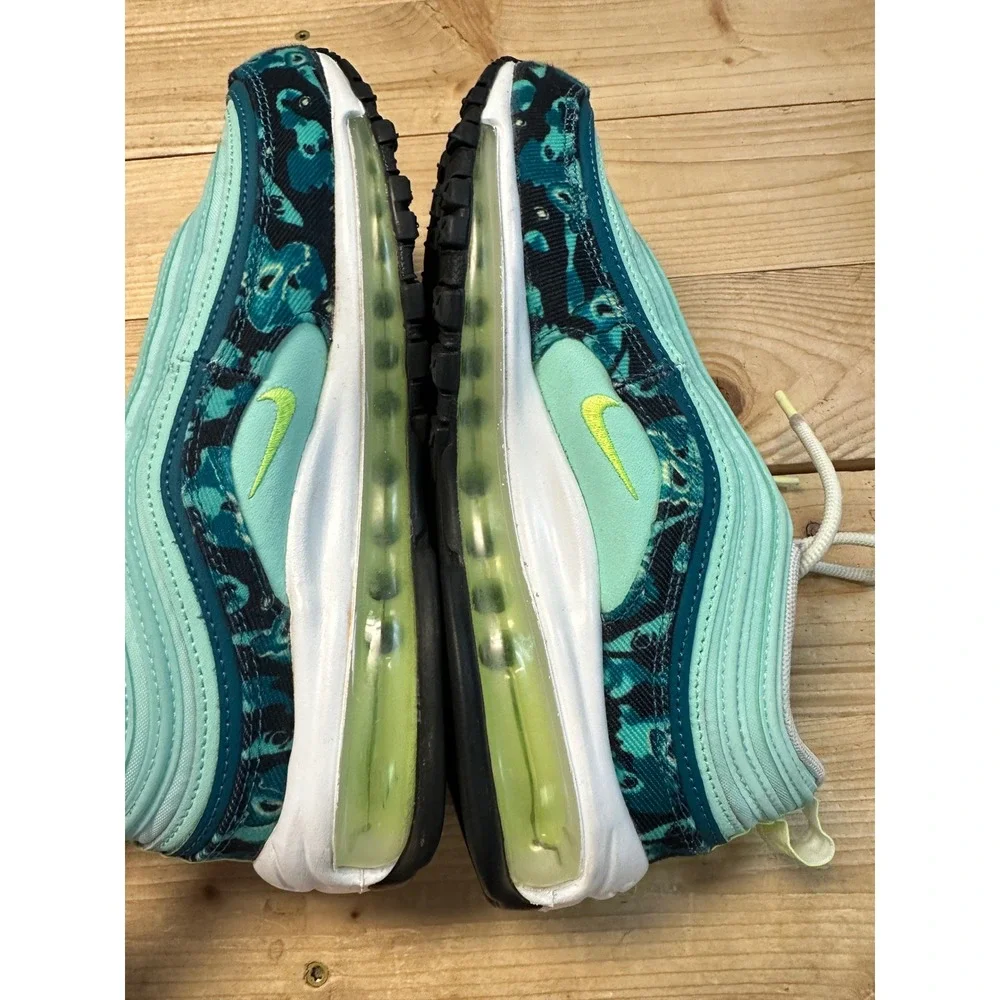 Nike excellent used